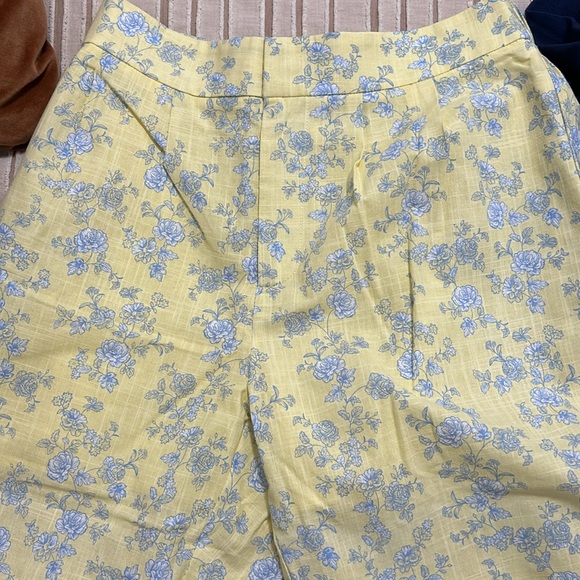 Yellow Floral High-Waisted Pants - Picture 2 of 2